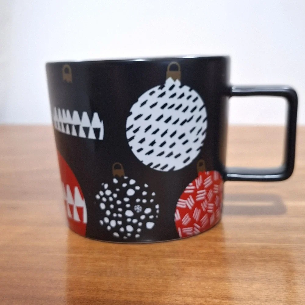 Starbucks 2016 Ceramic Black Christmas Mug Christmas Ornament Pattern 14 fl oz